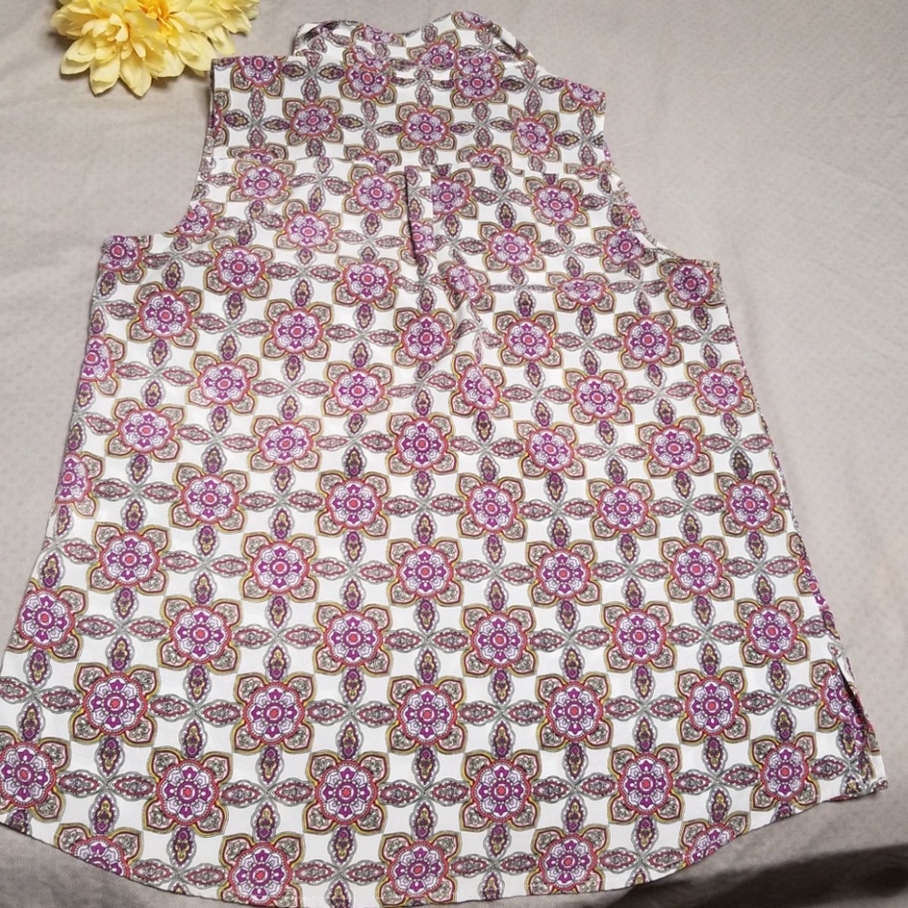 Like New sleeveless collared blouse - Picture 3 of 8